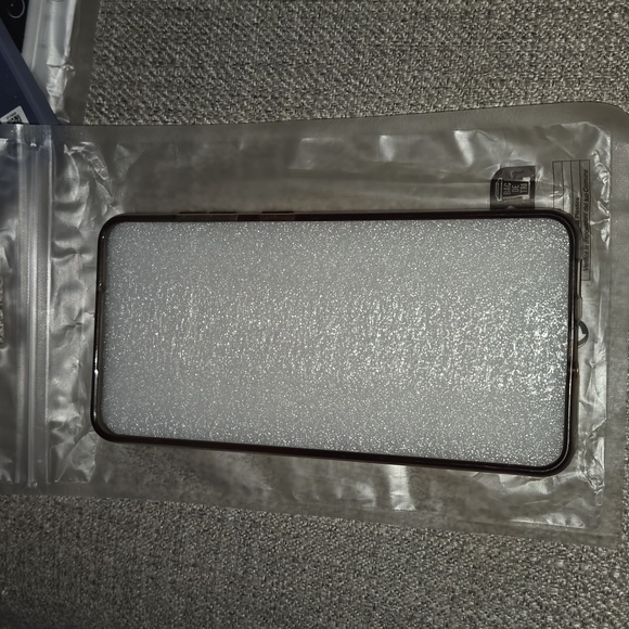 Kate Spade Samsung Galaxy S21 FE case - Picture 2 of 4